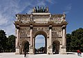 L'arc de triomphe du Carrousel dans le jardin des Tuileries.