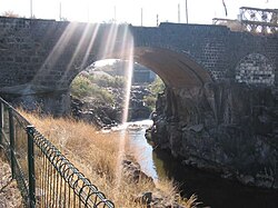 Разрушенный мост через реку Ярмук
