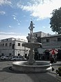 La fuente de Neptuno en el lado sur de la plaza.