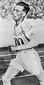 Ville Ritola gewann das Rennen über 10.000 Meter in Weltrekordzeit