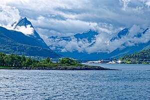 Blick über den Storfjord auf Stranda