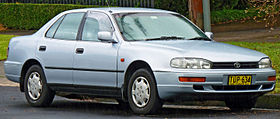 1994-1995 Toyota Camry (SDV10) CSX sedan (2011-06-15) 01.jpg