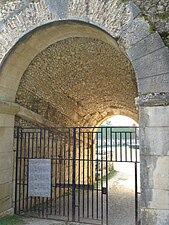 L'entrée nord de l'amphithéâtre.