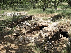 Kleinere Grabstätten auf dem Friedhofsareal