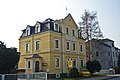 Mietshaus in offener Bebauung