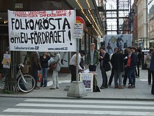 LaRouche supporters in Stockholm protesting against the Treaty of Lisbon EAP demonstrerar mot EU - 2008-05-01 - 1.jpg