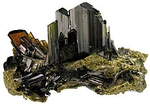 Epidote-119736.jpg