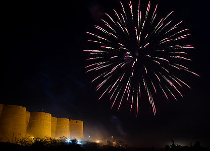 "Fireworks_Part_2_at_Derawar_Fort" by User:Muh.Ashar