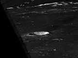 Сателлитный кратер Фра Мауро T. Снимок зонда Lunar Orbiter - III.