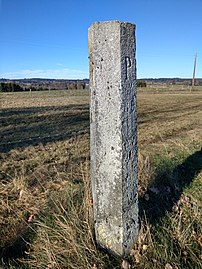 Grenzstein Nr. 89 bei Burg-Reuland; sechseckig, 1,70 Meter hoch