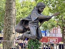 Harry Potter statue at Leicester Square in London.jpg