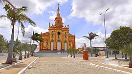 Praça e Igreja Matriz em Taperoá.