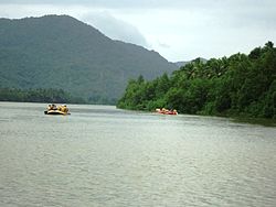 काळी नद्यः मोहकं दृश्यम्