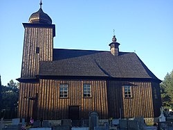 Dřevěný historický kostel sv. Petra a Pavla