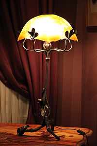 Lampe aux ombelles by Émile Gallé, France (c. 1902)