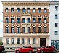 Mietshaus in ehemals geschlossener Bebauung mit Hinterhaus