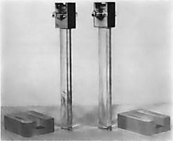 Quartz pendulums used in Gulf gravimeter, 1929 Quartz gravimeter pendulums.jpg