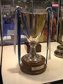 Trofeo de Recopa ganado por Real Zaragoza.