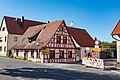 Bauernhaus auf Eckgrundstück