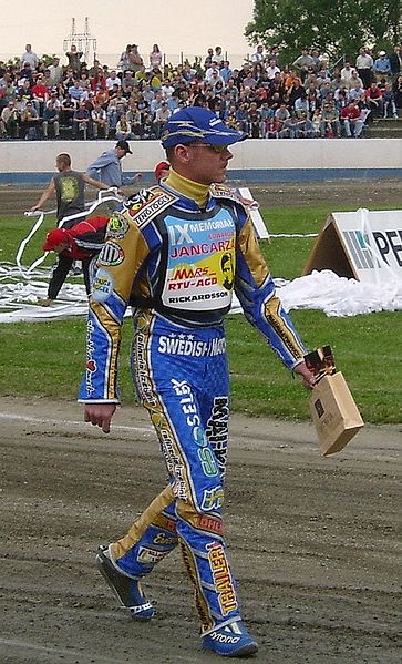 [Obrazek: 363px-Tony_Rickardsson_%28speedway_rider%29.jpg]