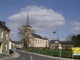 Ortsmitte mit Pfarrkirche