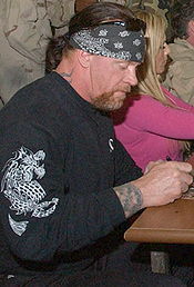 המתאבק "הקברן", שהיה לאחת הדמויות האהודות ב-WWF