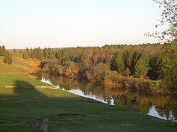 Káma felső szakasza Szergino falu mellett