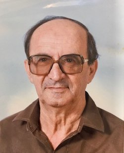 זאב אלון בעת כהונתו כמנהל בית הספר התיכון בכפר הנוער "הדסים" (צולם בשנת 1987)