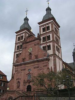 Amorbach Klosterkirche Fassade 1.jpg