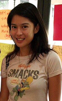 http://upload.wikimedia.org/wikipedia/commons/thumb/7/79/Dian_sastro_scroundbites_2007.jpg/220px-Dian_sastro_scroundbites_2007.jpg