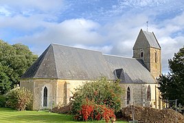 Le chevet de l'église Notre-Dame de Trois-Monts dans le Calvados.