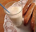 http://upload.wikimedia.org/wikipedia/commons/thumb/7/79/Horchata_con_fartons.jpg/120px-Horchata_con_fartons.jpg