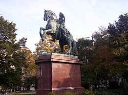 II. Rákóczi Ferenc lovasszobra Magyarország fővárosában a „nemzet főterén”