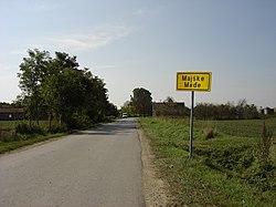 A falu bejárata