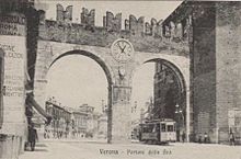 Verona - Accesso piazza Bra.JPG