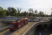 Z3 219, 128 и Z2 114 (трамваи Мельбурна) на улице Сент-Килда, 2013.JPG