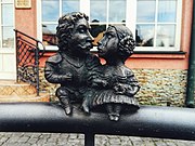 Міні-скульптура «Крістіна Чакі та Міклош Берчені» в Ужгороді