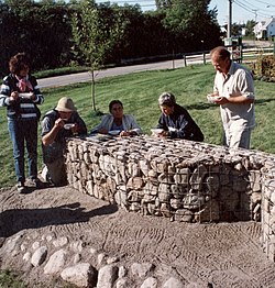 Groupe de participants partageant le potage des trois sœurs.