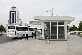 Perhentian bas di Ashgabat dengan penghawa dingin