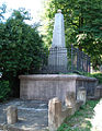 Bató István családi sírja a Deszkatemetőben