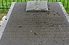 De Overtuin (Haastrecht) Grafmonument opgericht ter nagedachtenis aan de laatste bewoners van het huis, de heer en mevrouw Lefèvre de Montigny-Bisdom van Vliet gesitueerd in het overpark