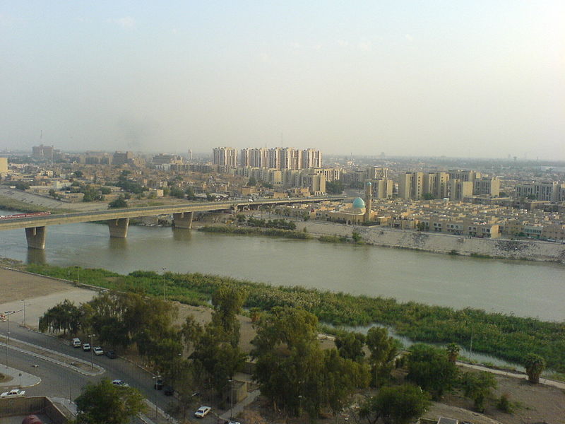 بغداد جنة بعيوني 800px-Haifa_street,_as_seen_from_the_medical_city_hospital_across_the_tigres