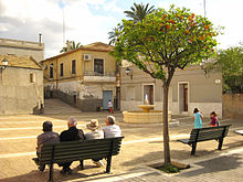 Old part of the city, Barrio del Raval Joves i grans al Raval d'Elx.jpg