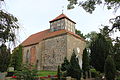 Kirche mit Friedhof und zwei Friedhofsportalen