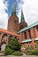 Lübecker Dom, romanische Türme (und Mittelschiff), gotische Hallenkirche