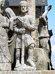 The poor man. The statue on the Lanrivain calvary.