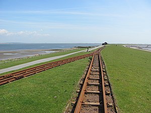 Switchback on the crest of the dyke