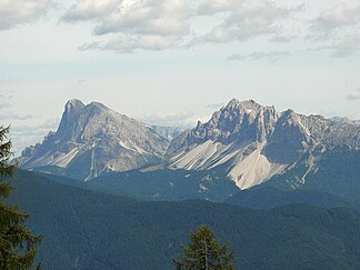 Peitlerkofel und Aferer Geisler, dazwischen die Peitlerscharte