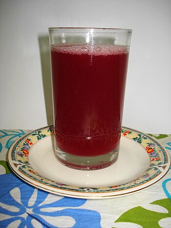 English: Taza anar Ka Juice, Pomegranate juice...