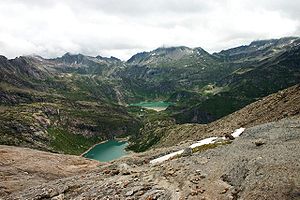 Lago del Zött im Vordergrund mit Lago di Robièi im Hintergrund